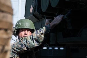 Транспортно-пусковий контейнер РСЗВ: зберігання, наведення та заміна пакета